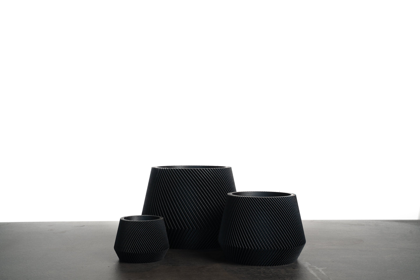 JACARANDA Black Flower Pot